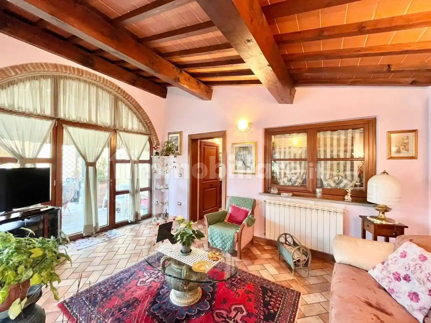 Rustico - Casale in vendita a Prato