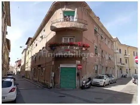 Appartamento in vendita a Livorno
