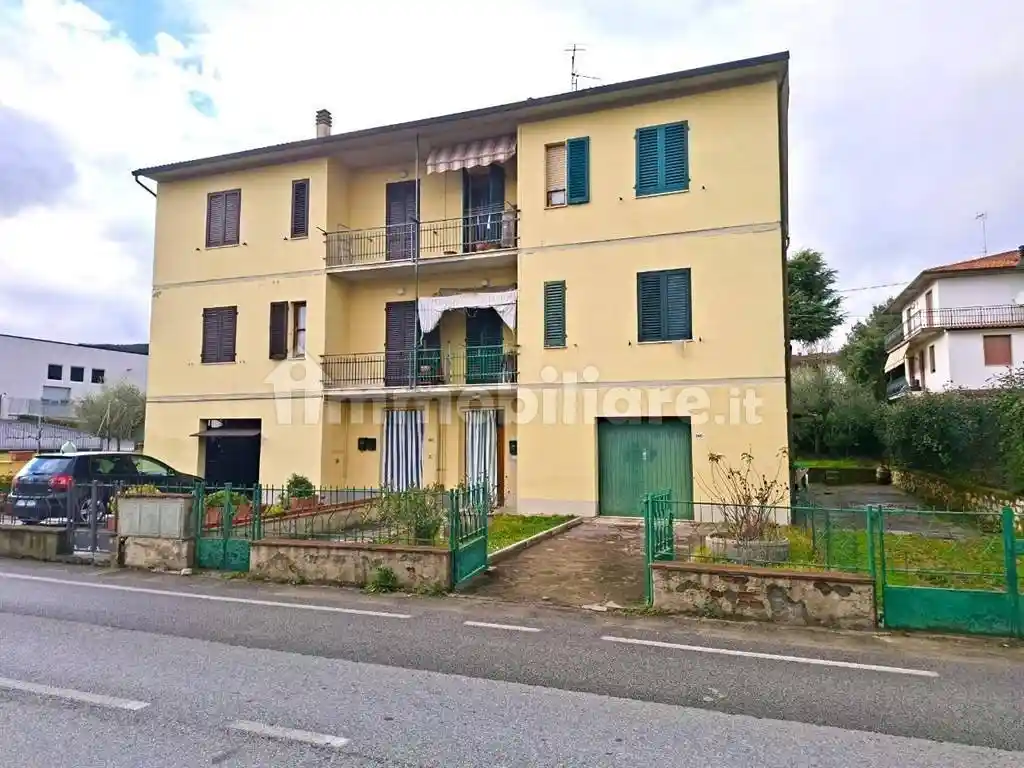 Appartamento in vendita a Bucine