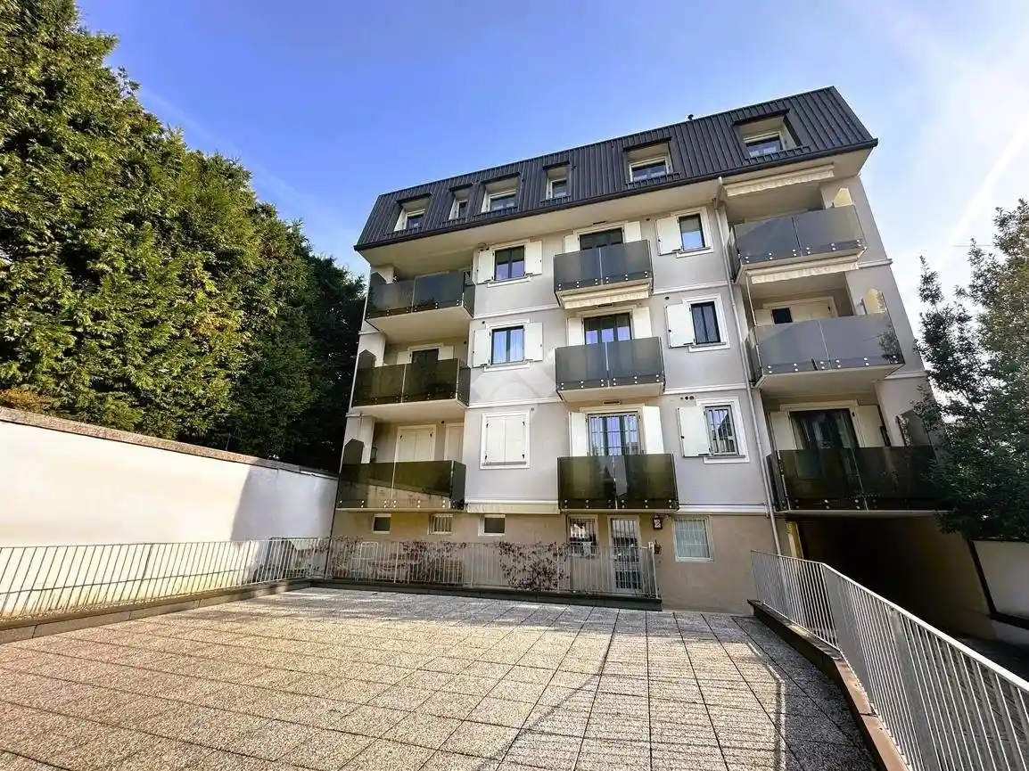 Appartamento in vendita a Vimercate