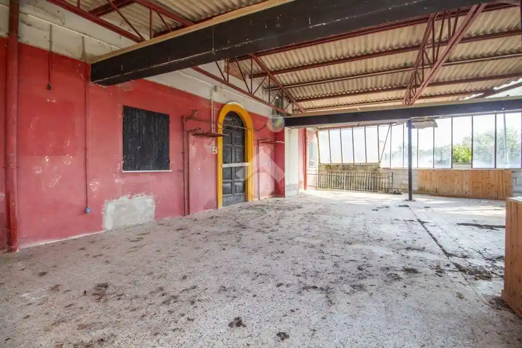 Palazzo - Edificio in vendita a Longone Sabino