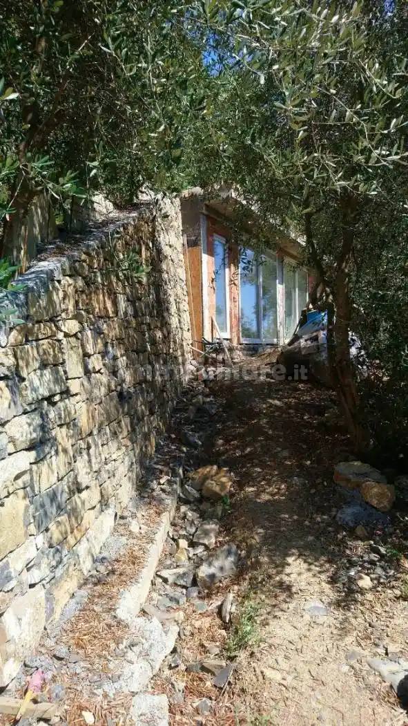 Villa in vendita a Diano San Pietro