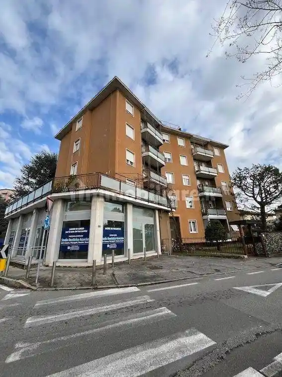 Appartamento in vendita a Villasanta