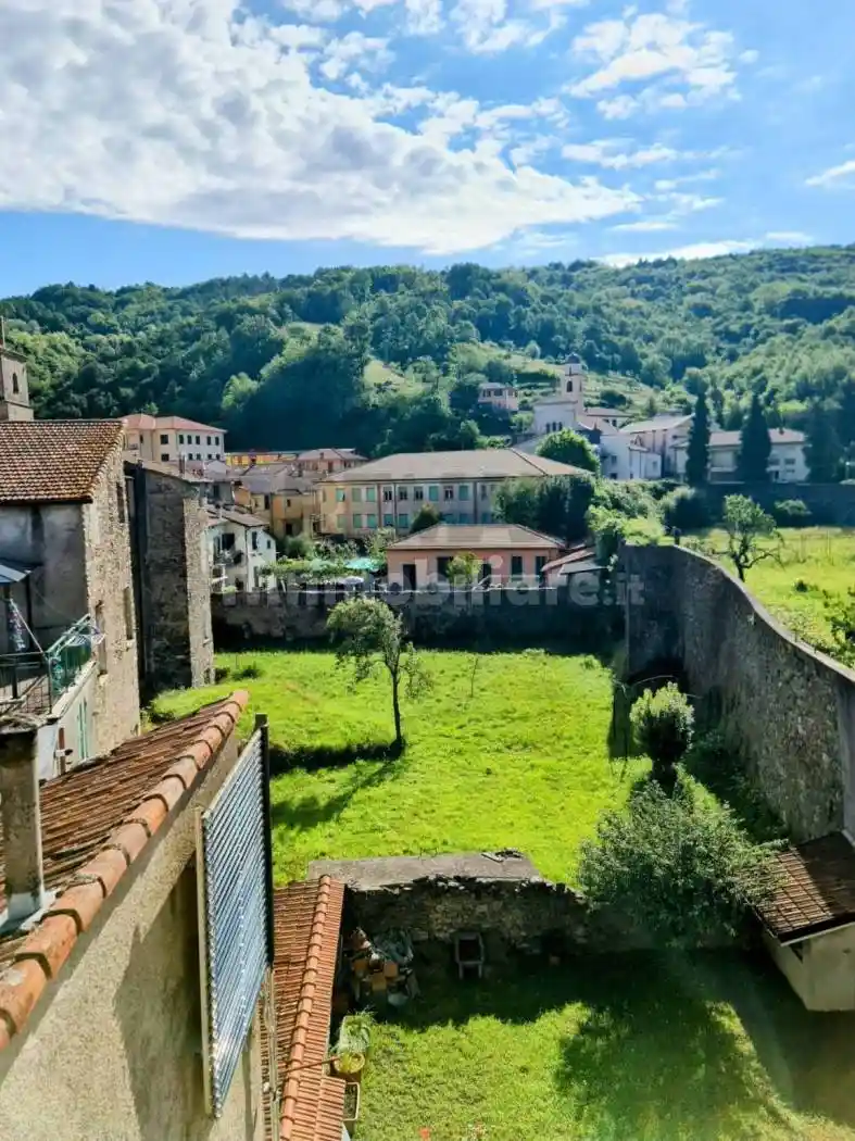 Appartamento in vendita a Varese Ligure