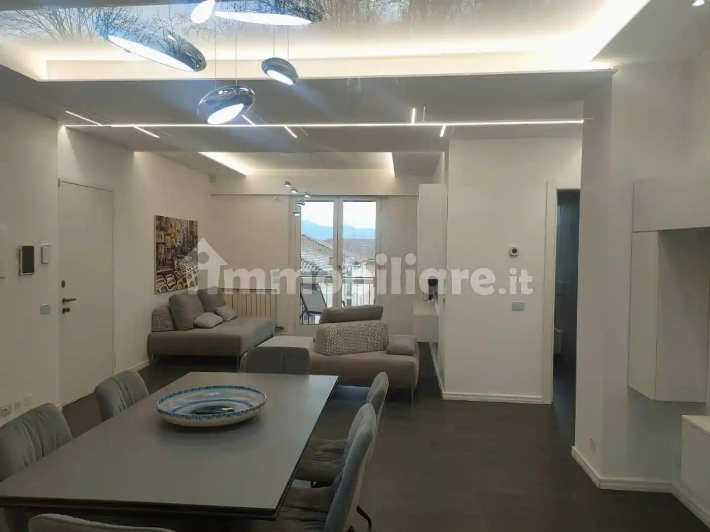 Appartamento in affitto a Meina