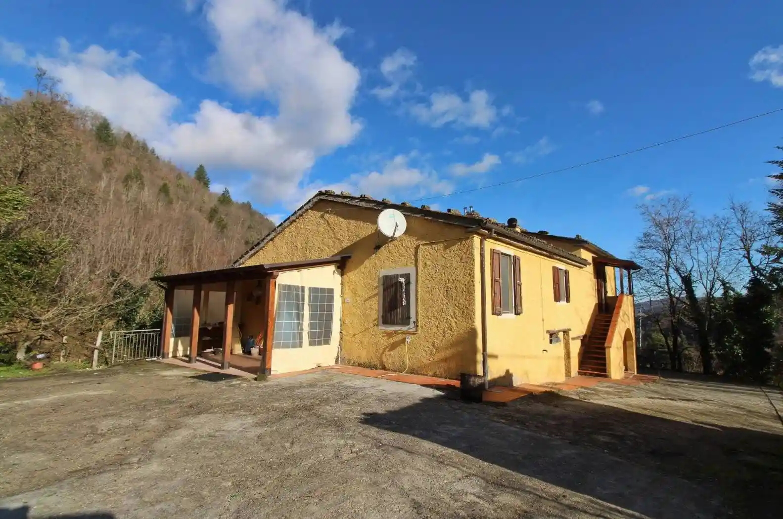 Casa indipendente in vendita a Tredozio