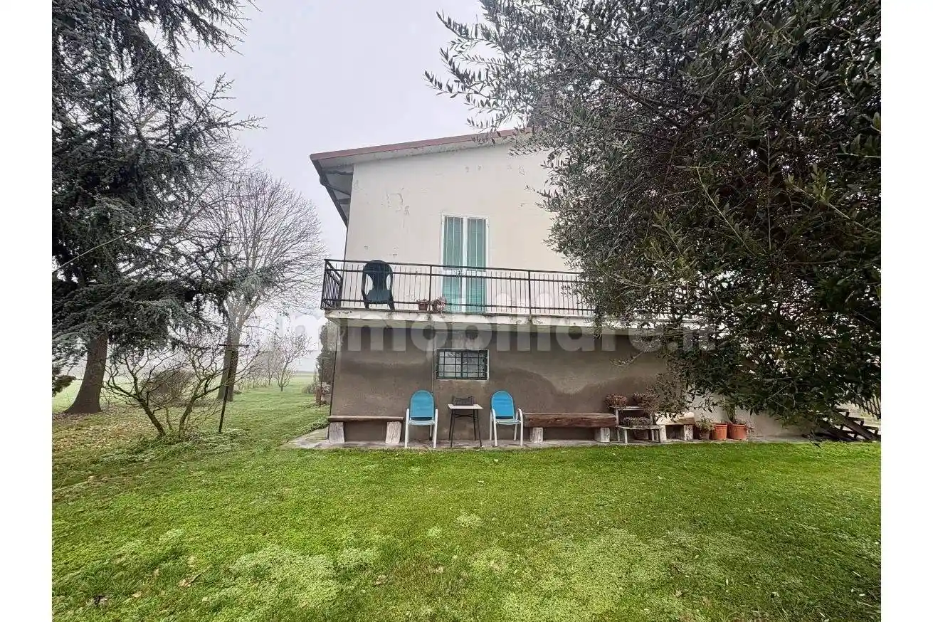 Villa in vendita a Imola
