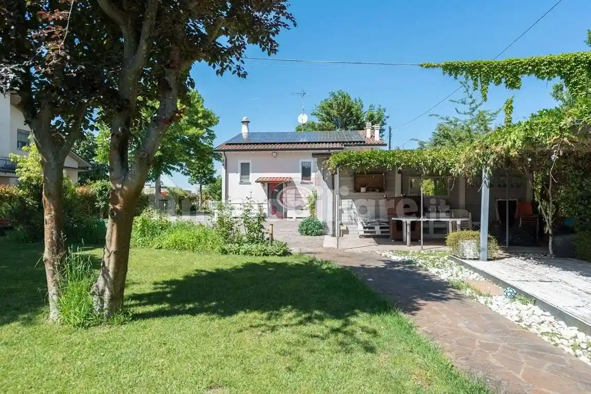 Casa indipendente in affitto a Cesena