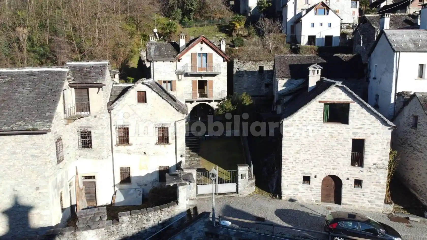 Villa in vendita a Masera