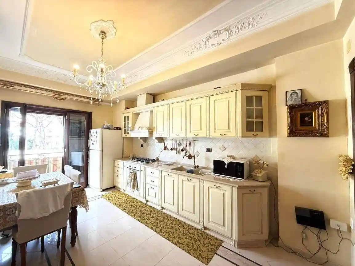 Appartamento in vendita a Napoli