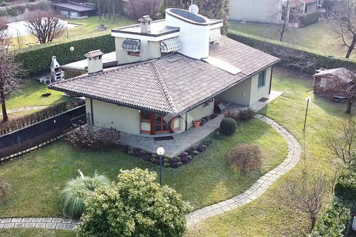 Villa in vendita a Sirtori