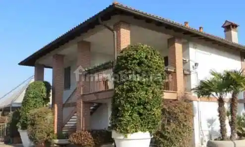 Casa indipendente in vendita a Milano