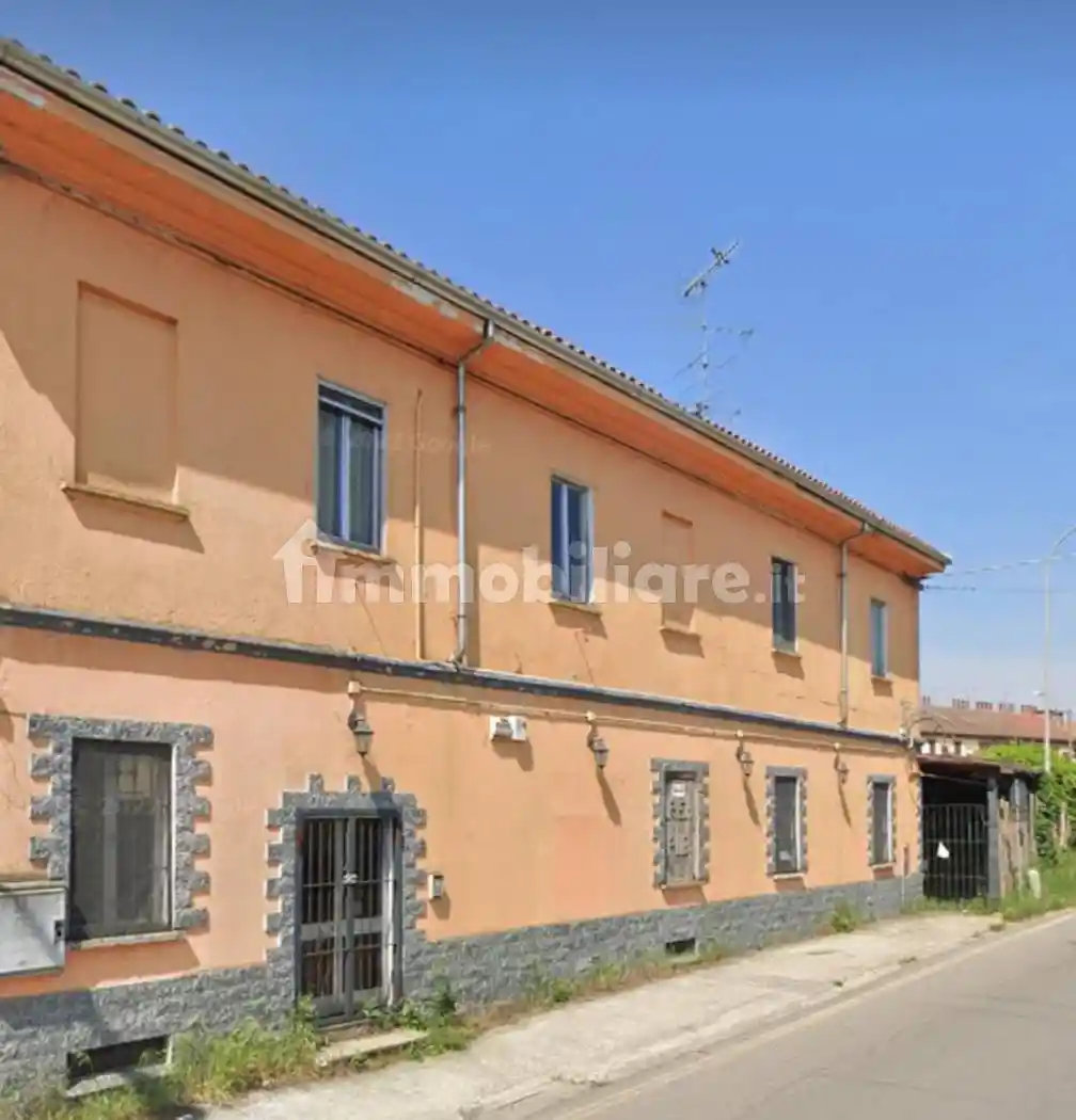 Palazzo - Edificio in vendita a Cassolnovo