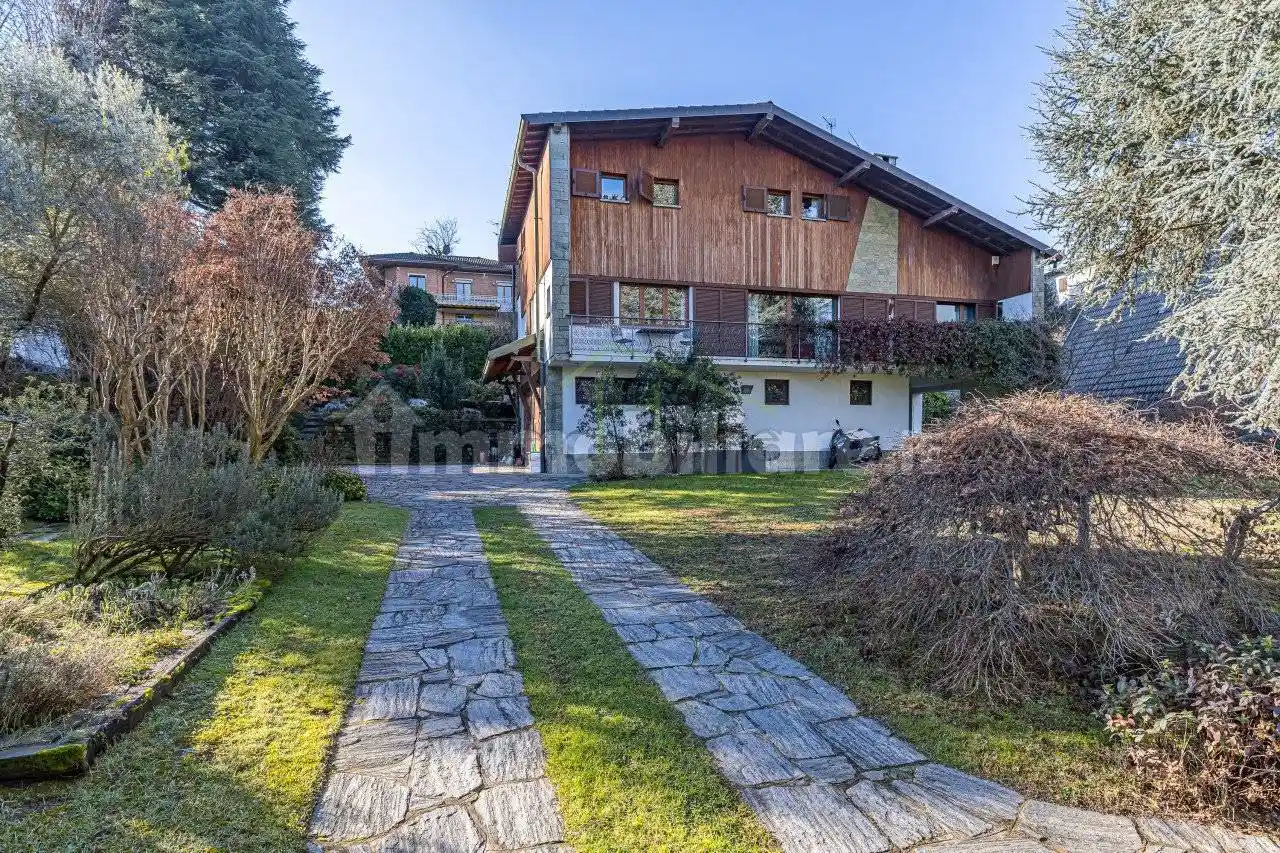 Villa in vendita a Anzano del Parco