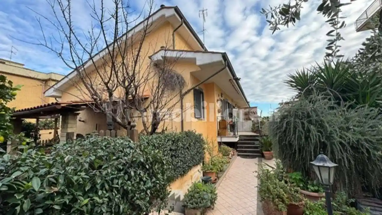 Villetta a schiera in vendita a Roma