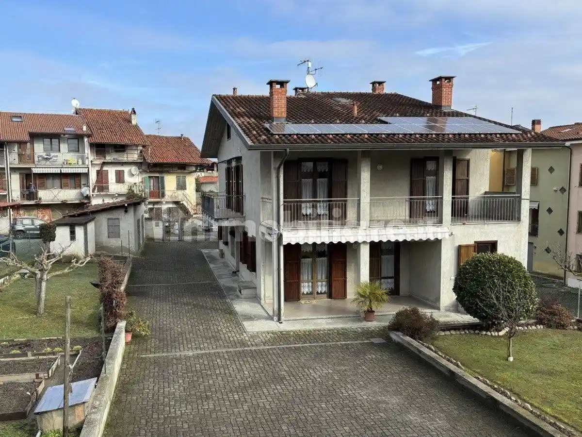 Villa in vendita a Romano Canavese