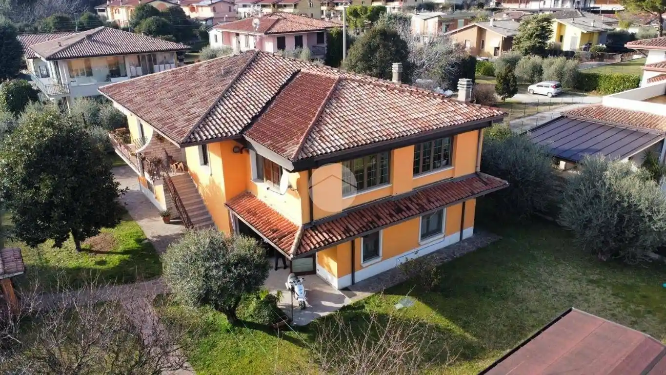 Villa in vendita a Puegnago sul Garda