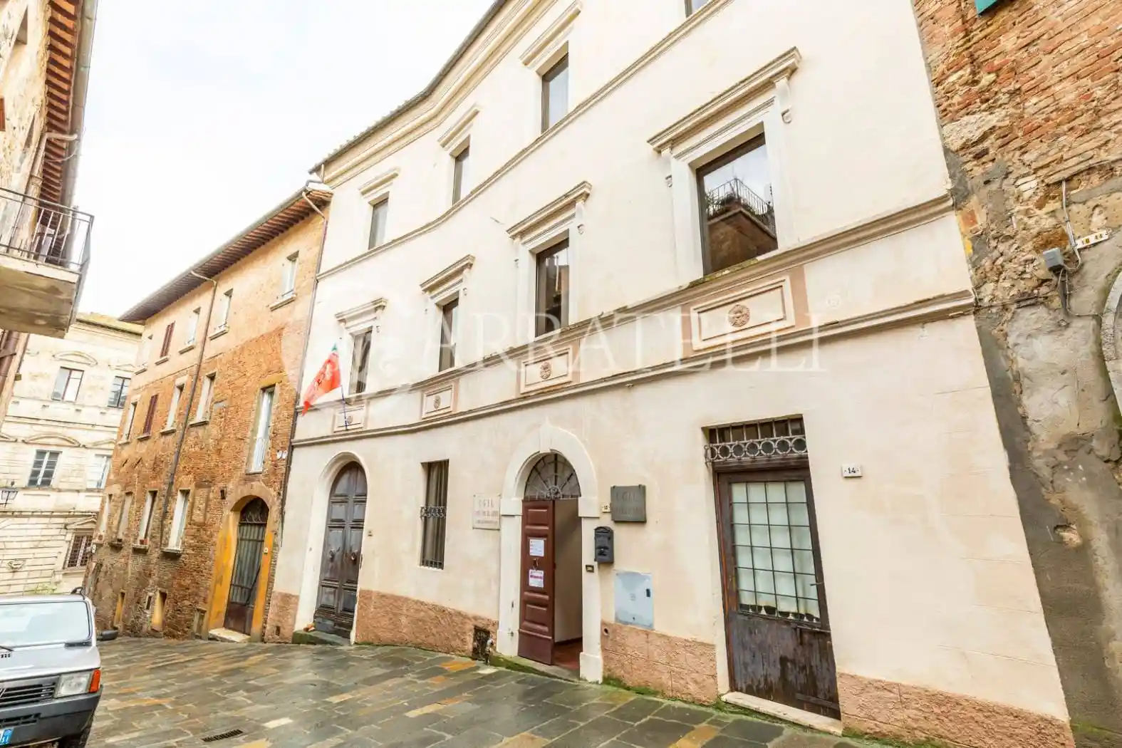 Palazzo - Edificio in vendita a Montepulciano