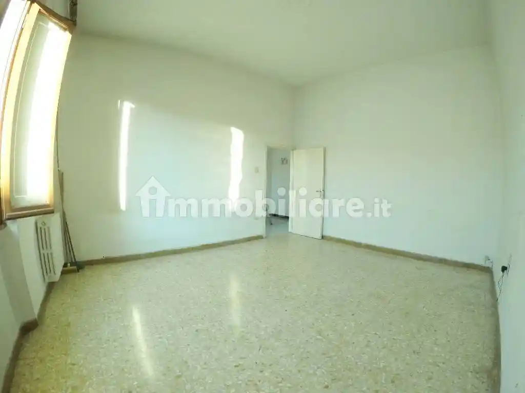 Casa indipendente in vendita a Campi Bisenzio