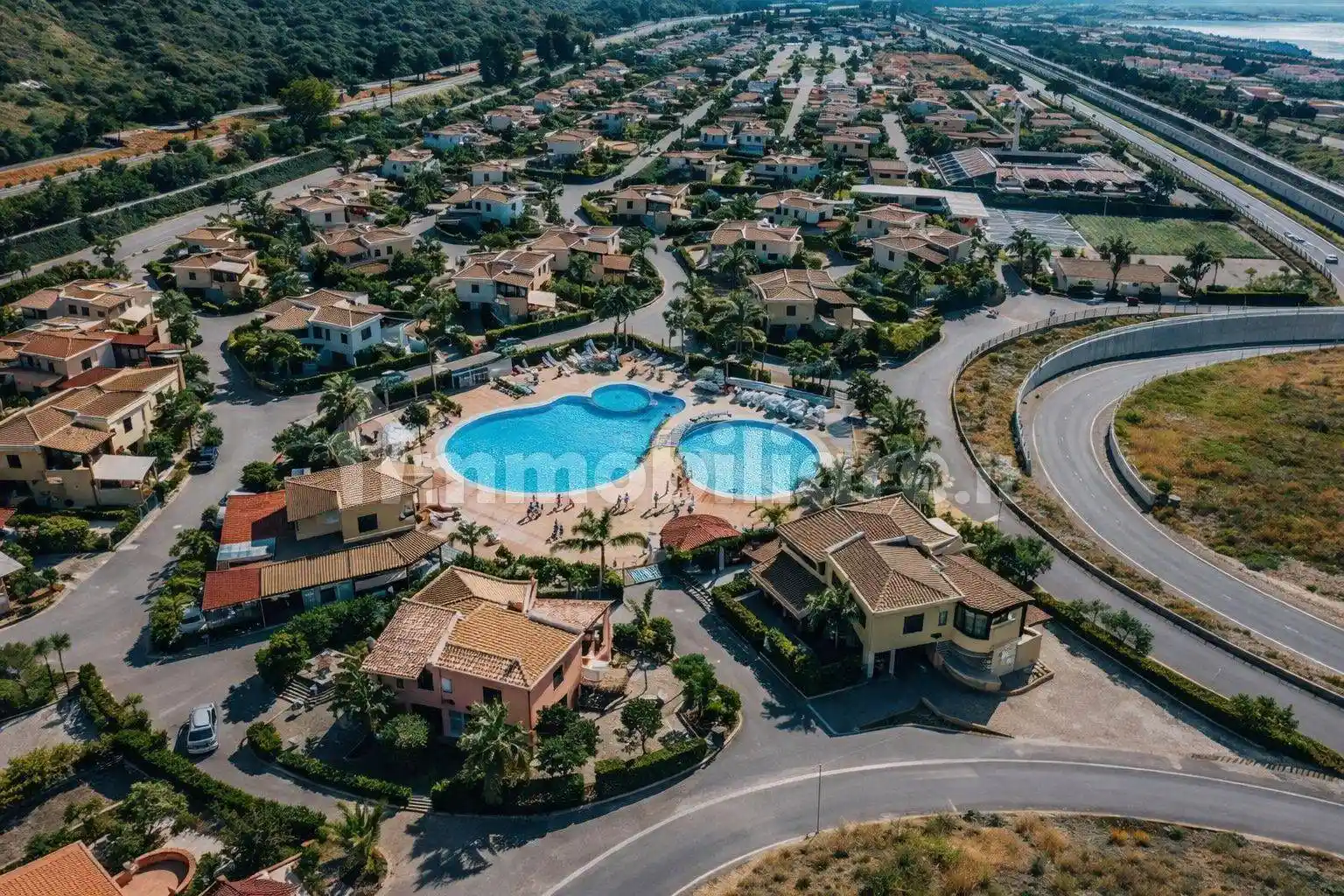 Villa in vendita a Campofelice di Roccella