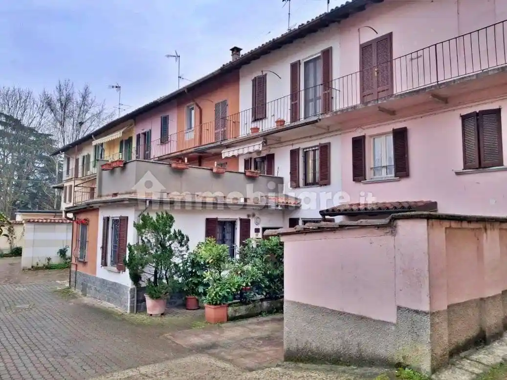 Casa indipendente in vendita a Pavia