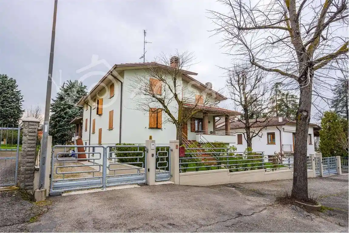 Villa in vendita a Traversetolo