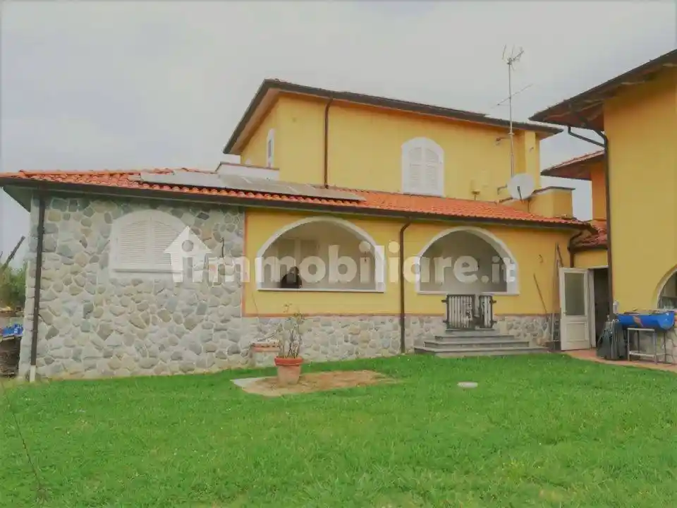 Casa indipendente in vendita a Castelnuovo Magra