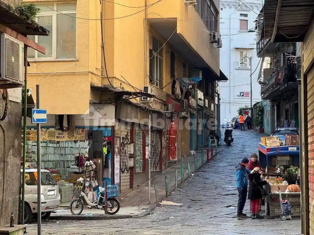 Appartamento in vendita a Napoli