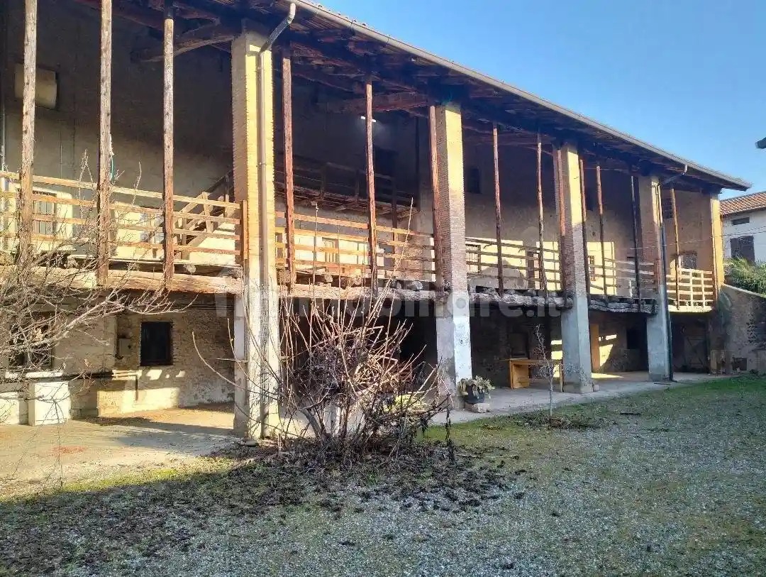 Rustico - Casale in vendita a Curno