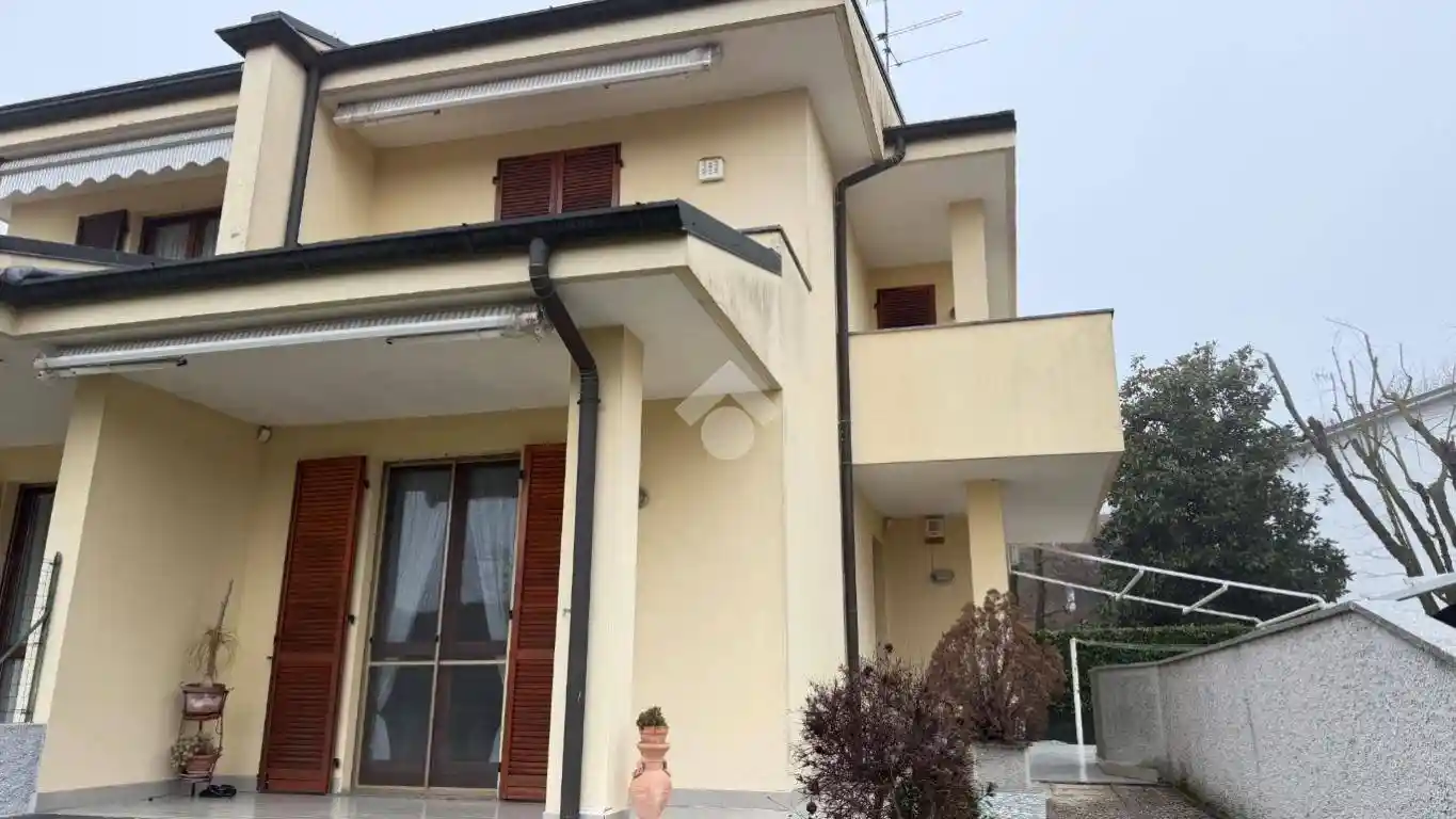 Villa in vendita a Zeccone