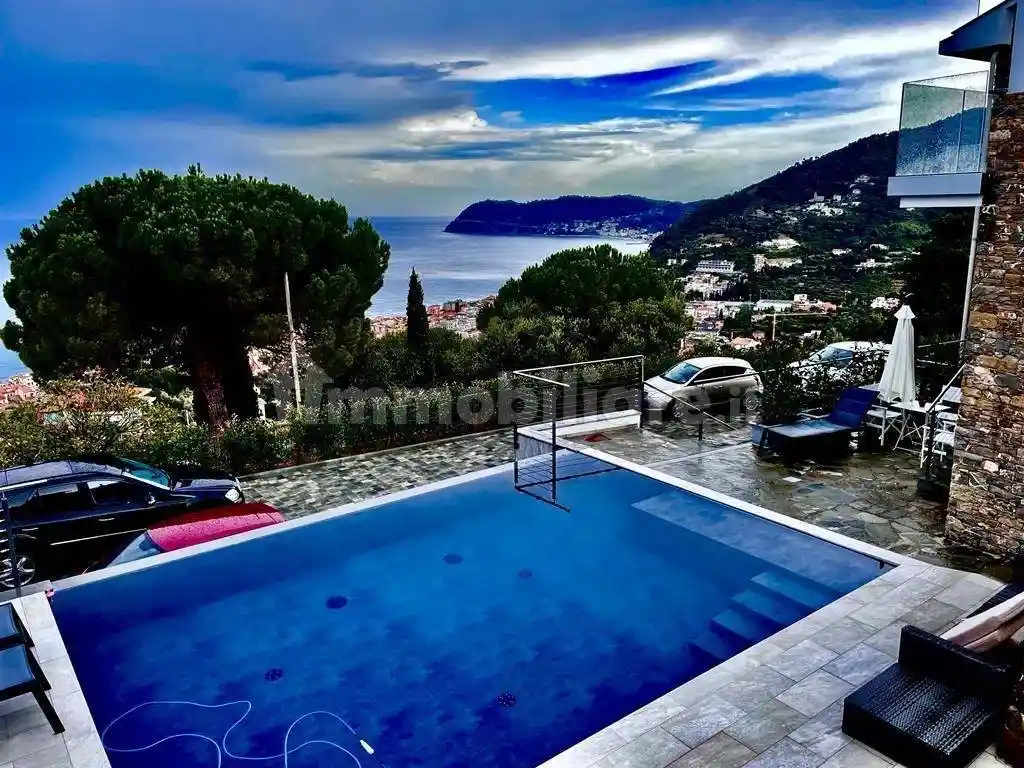 Appartamento in affitto a Alassio