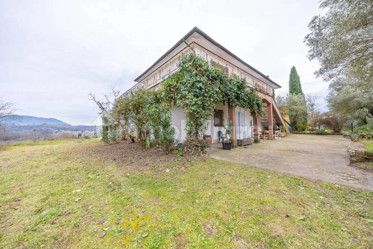 Rustico - Casale in vendita a Faleria