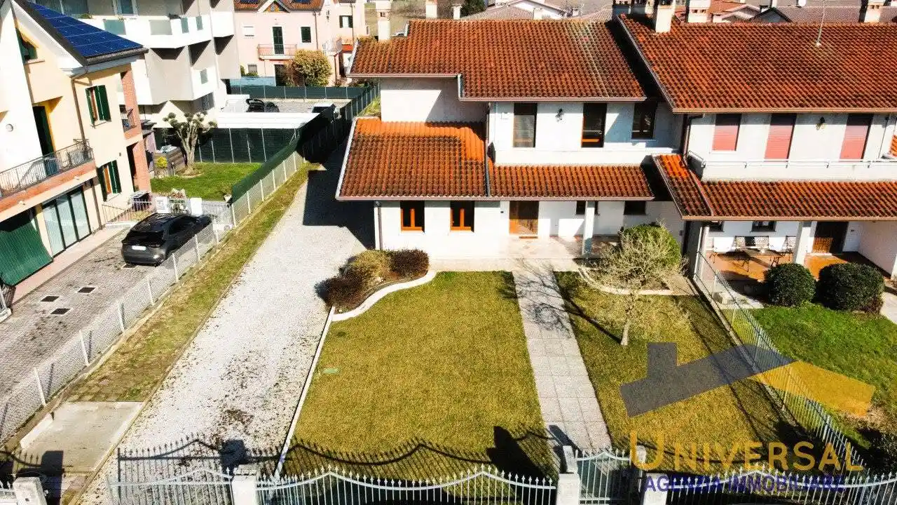 Villa in vendita a Santa Giustina in Colle