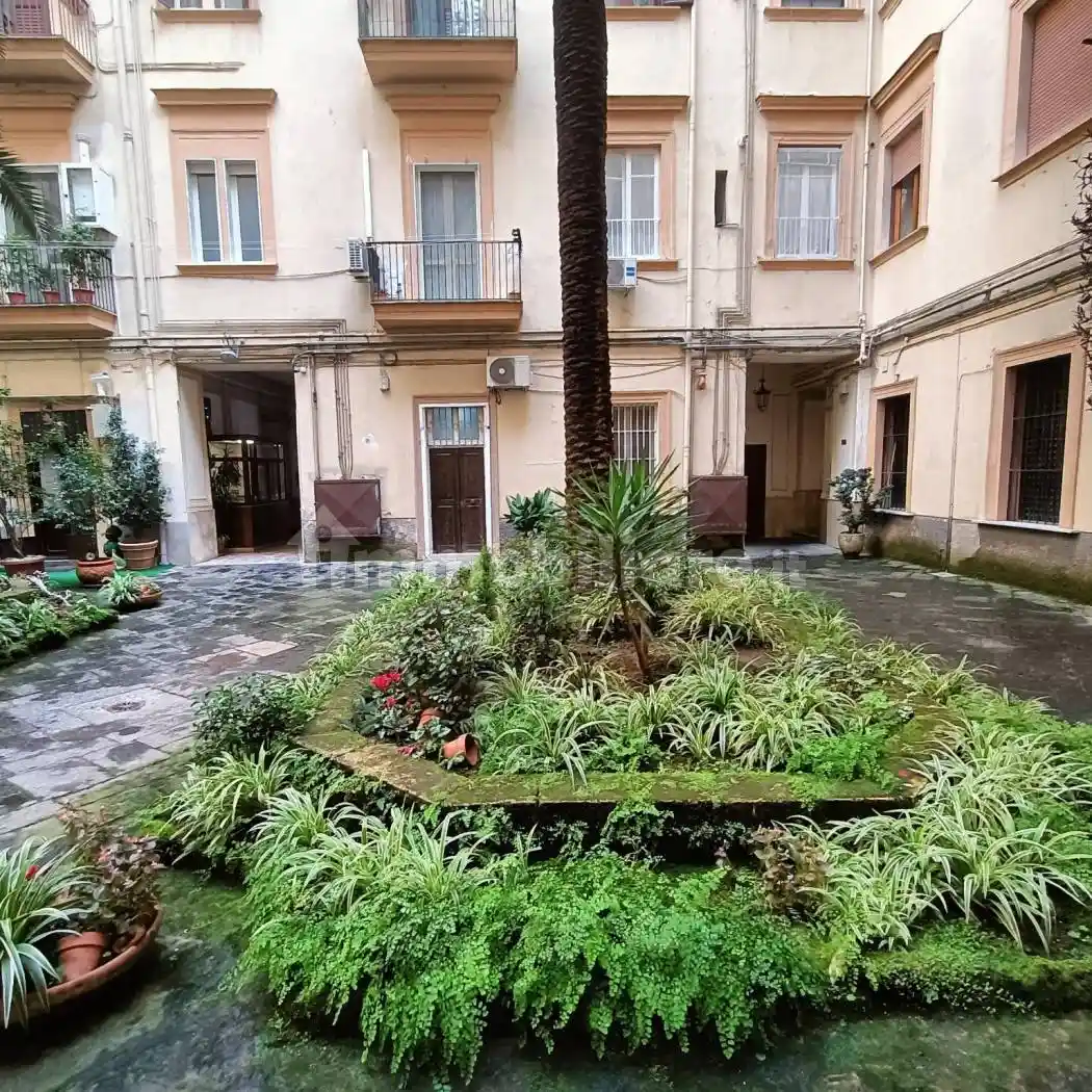 Appartamento in vendita a Napoli