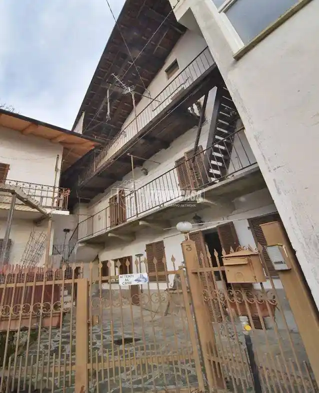 Casa indipendente in vendita a Rocca Canavese