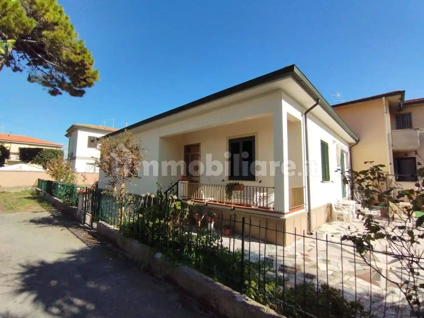 Villa in vendita a Cecina