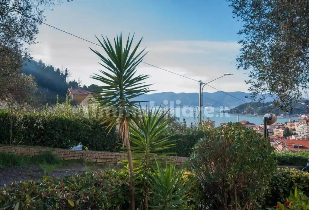 Appartamento in vendita a Lerici