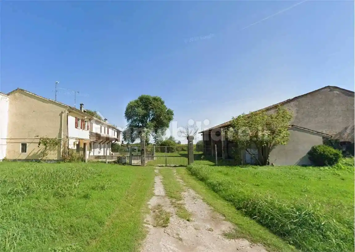 Rustico - Casale in vendita a Fiesse