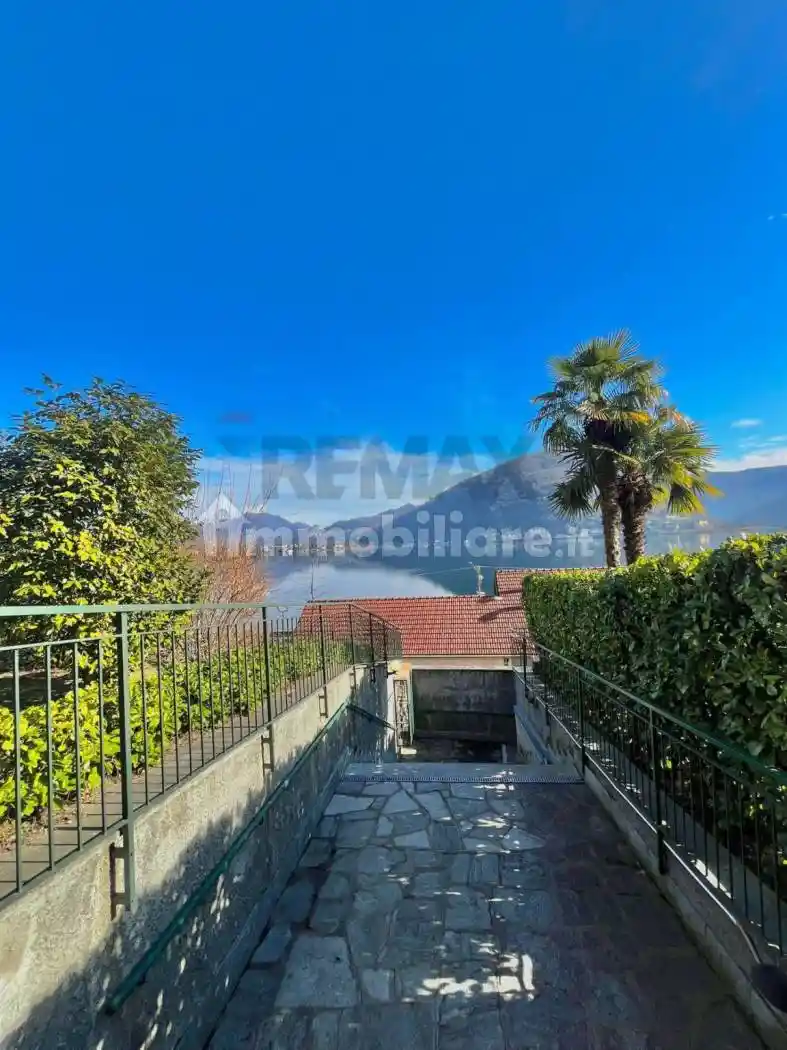 Appartamento in vendita a Lavena Ponte Tresa