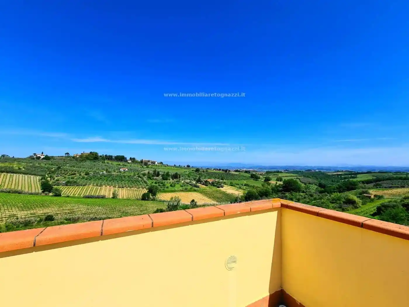Palazzo - Edificio in vendita a Gambassi Terme