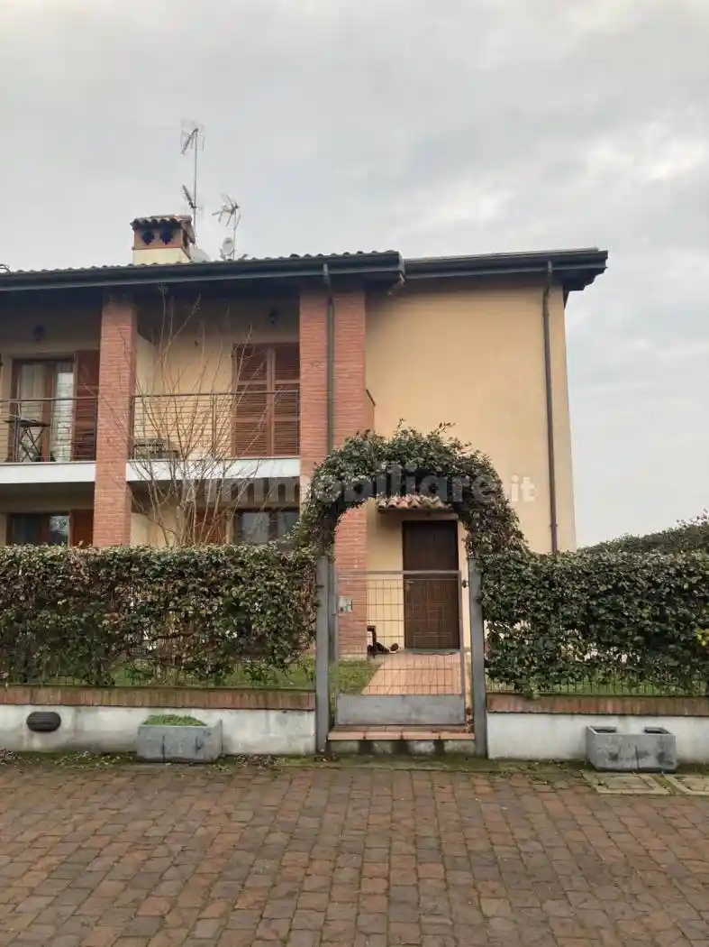 Villa in vendita a Piacenza
