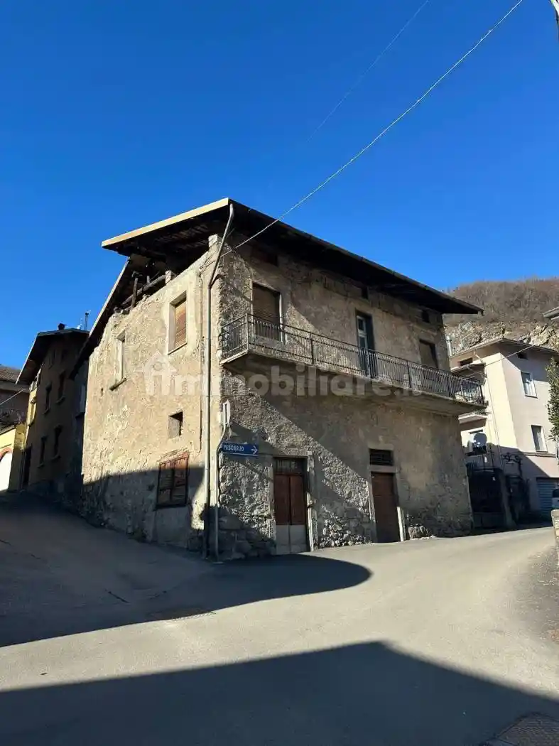 Casa indipendente in vendita a Capo di Ponte