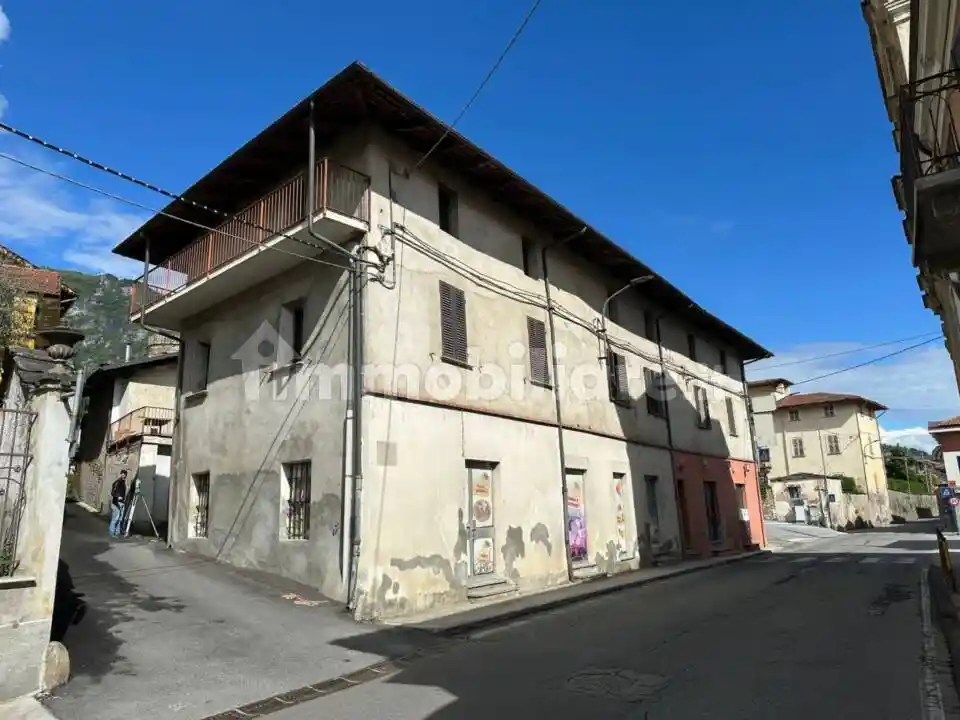 Palazzo - Stabile in vendita a Envie