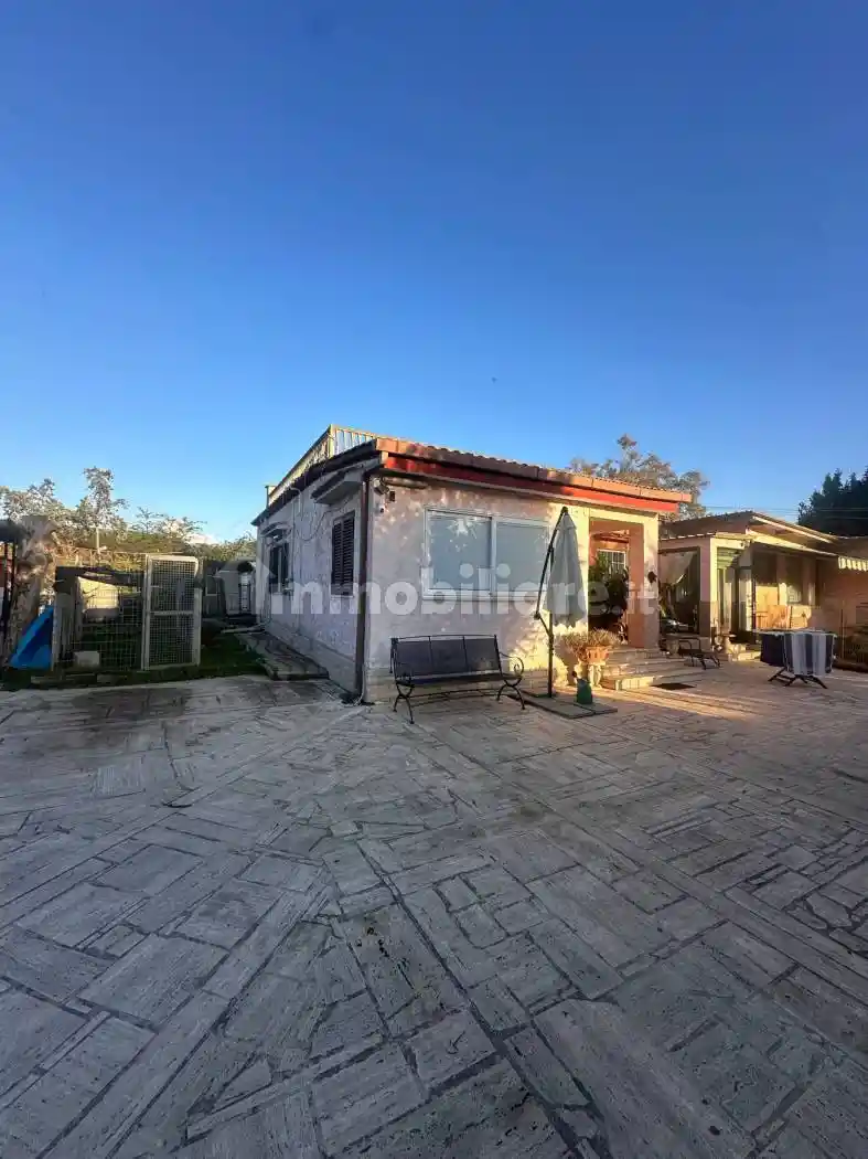 Casa indipendente in vendita a Ardea