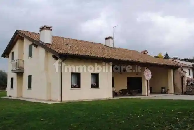 Casa indipendente in vendita a Rossano Veneto
