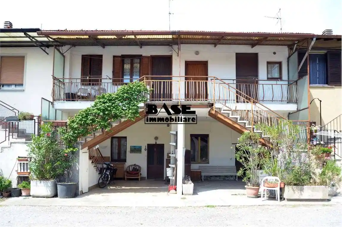 Casa indipendente in vendita a Fino Mornasco