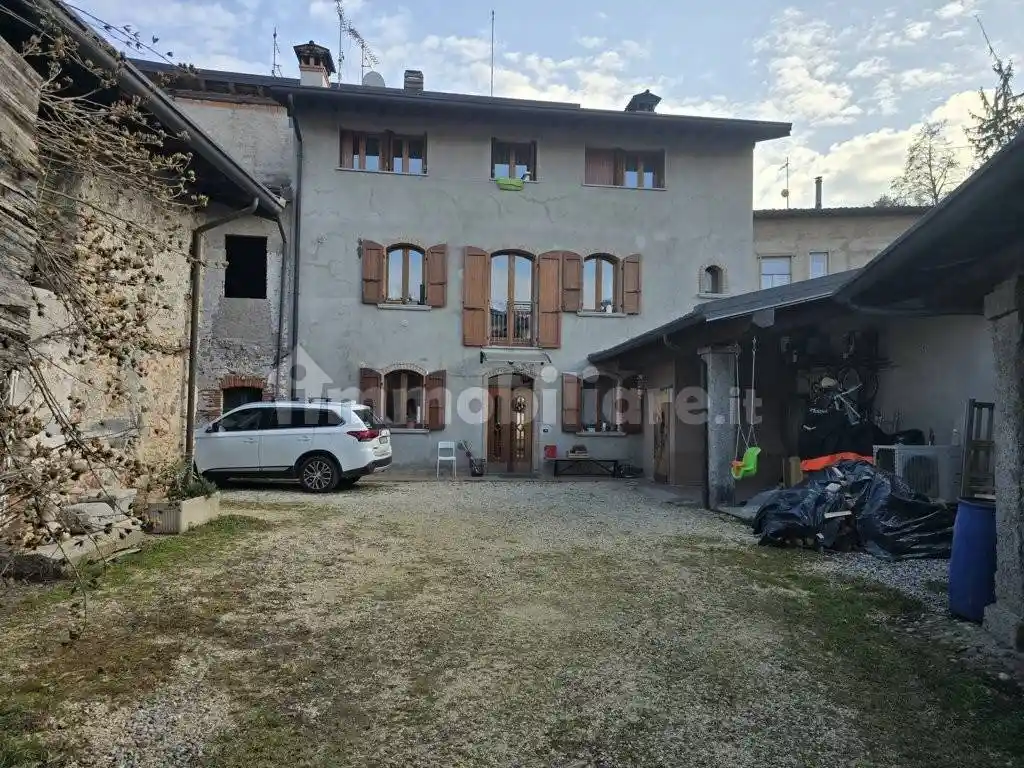 Casa indipendente in vendita a Sabbio Chiese