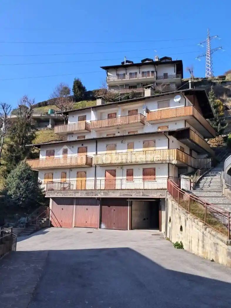 Appartamento in vendita a Dossena