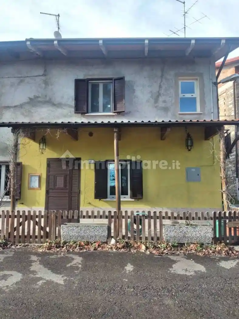 Casa indipendente in vendita a Vetto