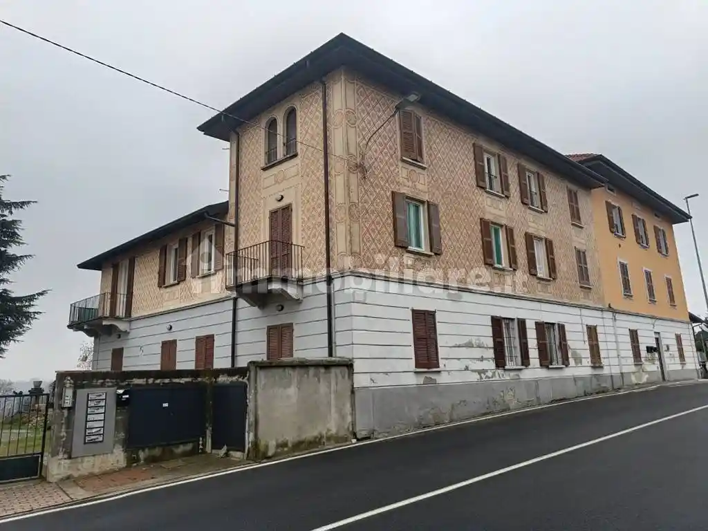 Appartamento in affitto a Montano Lucino